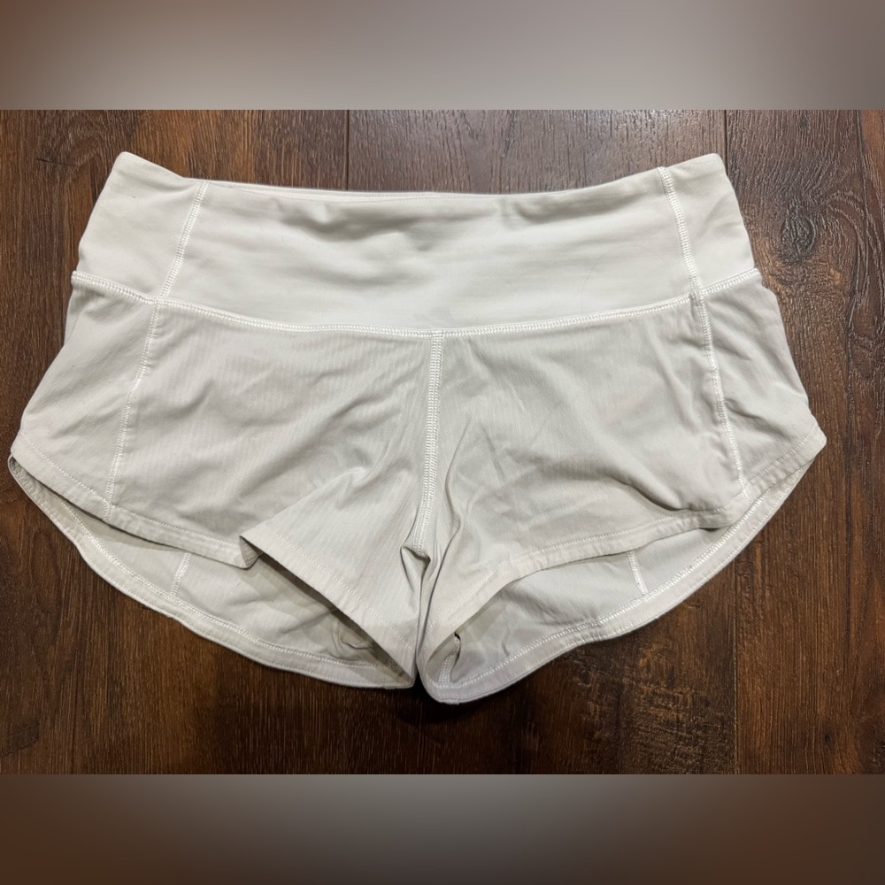 Lululemon Athletica white Speed Up shorts size 0.